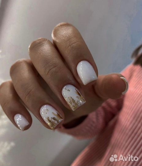 Педикюр с покрытием лаком