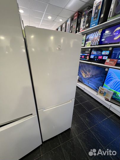 Холодильник Indesit DS 316 W