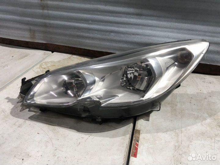 Фара левая Peugeot 408