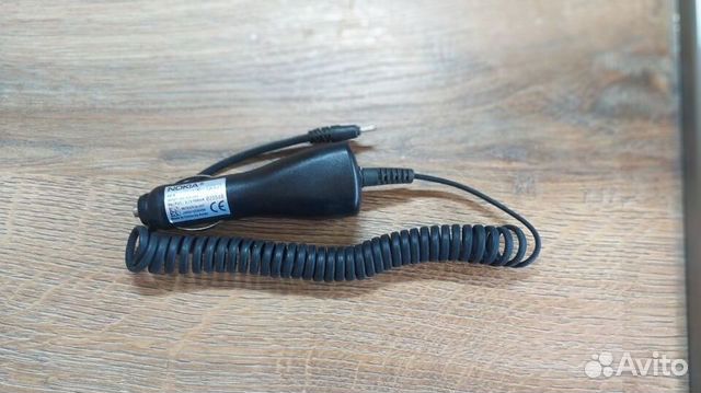 Оригинальная автомобильная зарядка Nokia DC-4