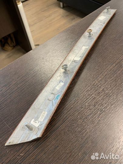 Накладка обшивки двери передняя левая Mercedes Ml