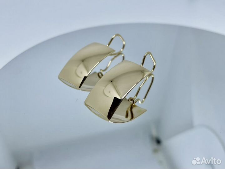 Золотые серьги 4.78 гр