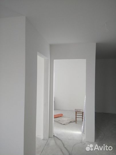 Шпаклевка стен. Поклейка обоев. Покраска стен