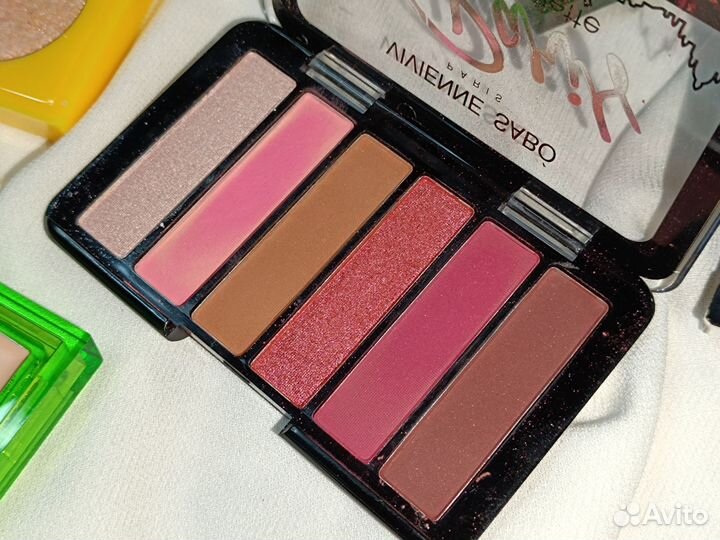 Палетки новые для макияжа