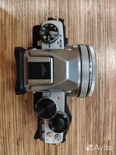 Фотоаппарат olympus om d e m10