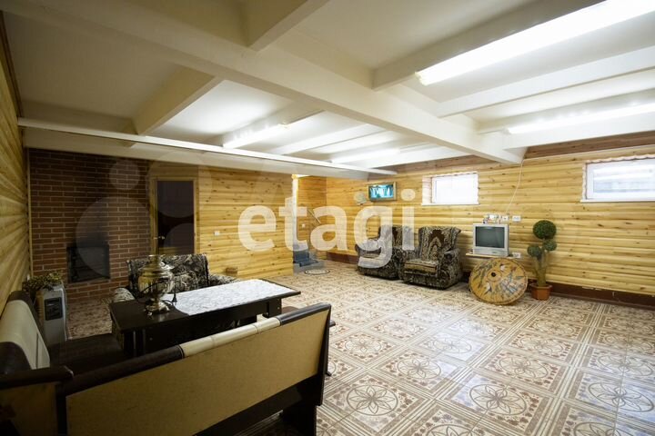 Дом 450 м² на участке 12 сот.