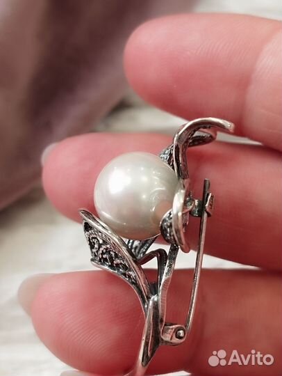 Брошь с жемчугом