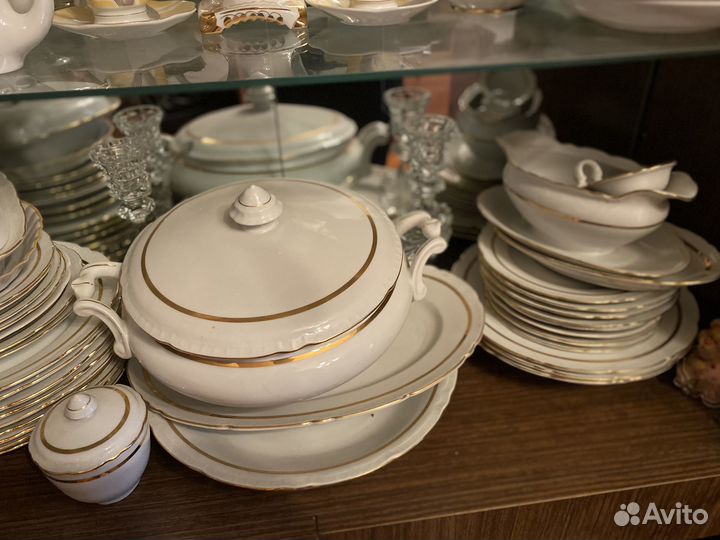 Продаю старый фарфоровый сервиз
