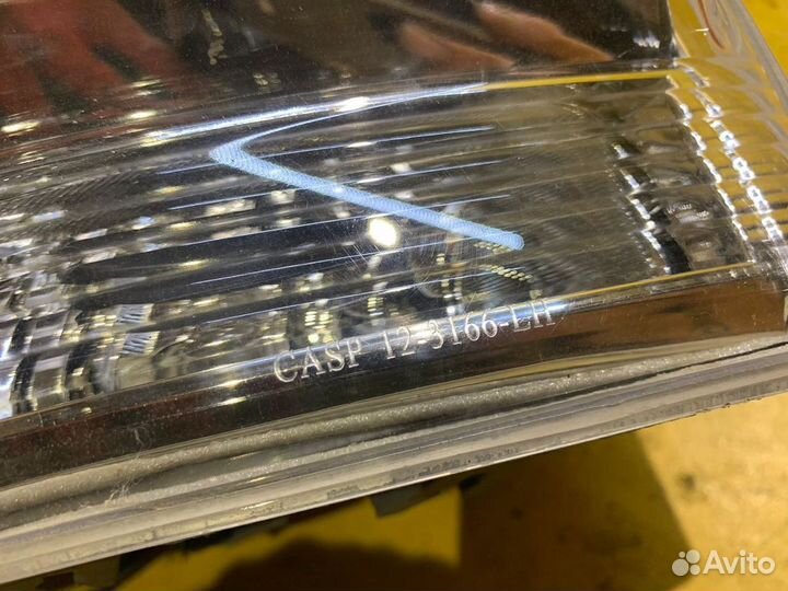 Фонарь задний левый Toyota Land Cruiser Prado