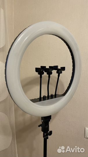Кольцевая лампа 45 см со штативом