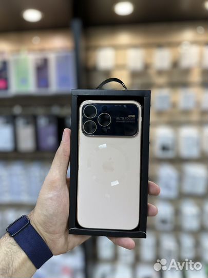 Чехол на iPhone