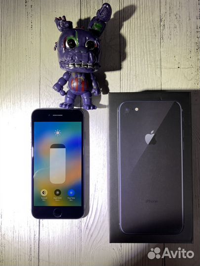 iPhone 8, 64 ГБ
