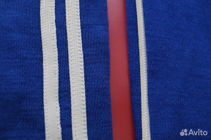 Спортивный костюм с лампасами