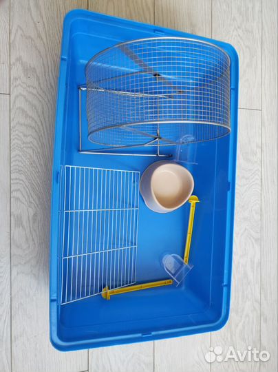 Клетка большая 37 * 60. В отличном состоянии