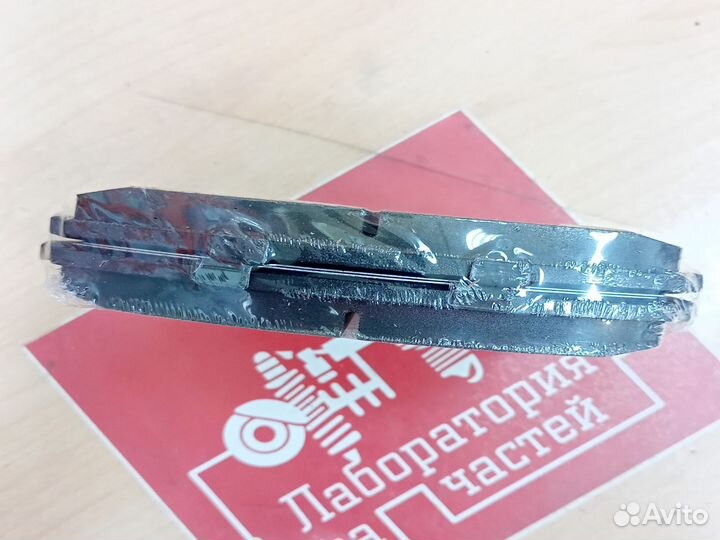 Колодки тормозные передние Mazda