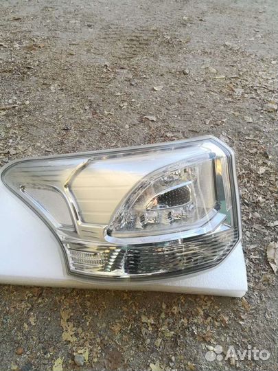 Продам заднюю левую фару outlander