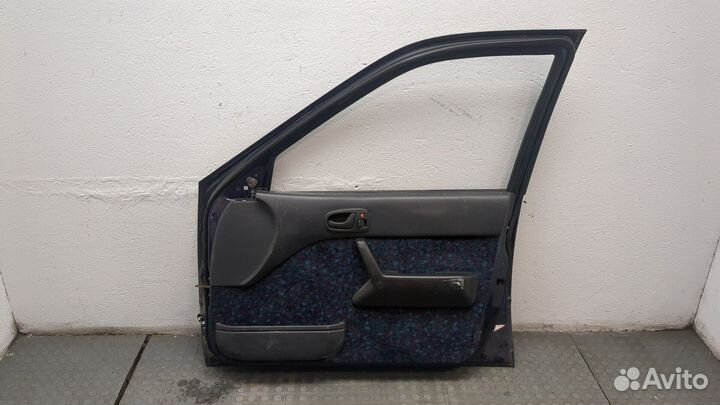 Дверь правая передняя Subaru Justy