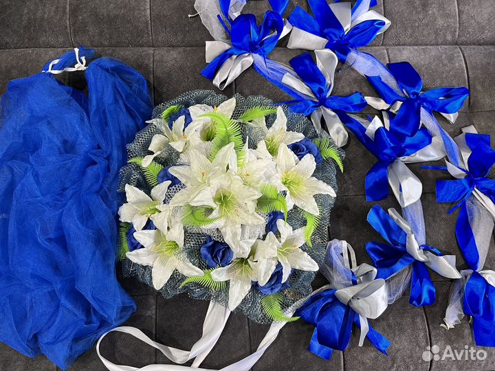 Свадебное украшение на автомобиль