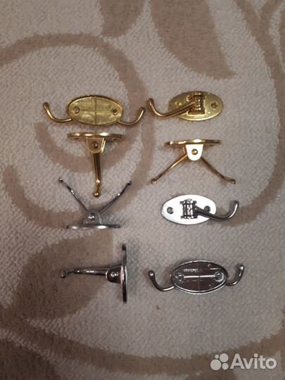 Крючок-вешалка