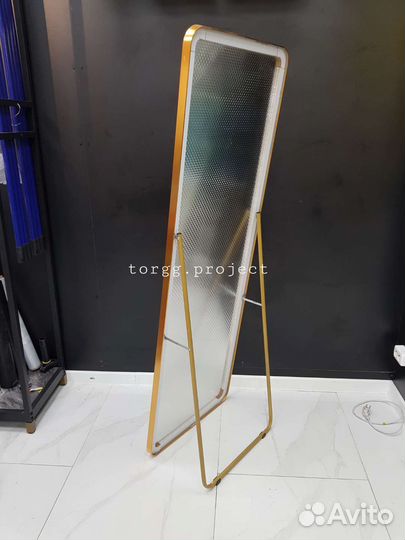 Гримерное зеркало с лампочками