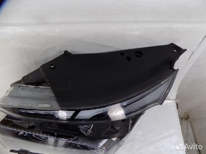 Фара левая Hyundai Santa Fe