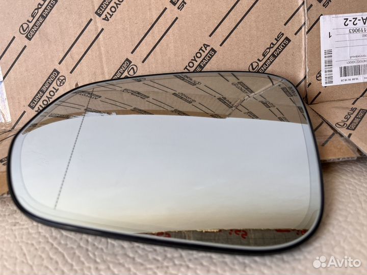 Зеркальный элемент левого зеркала Lexus RX 4