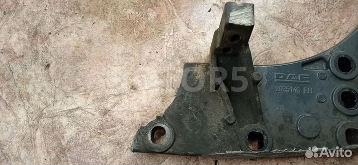 Кронштейн подножки кабины правый DAF XF 106 2018