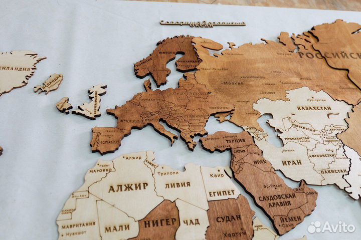 Настенная карта мира из дерева