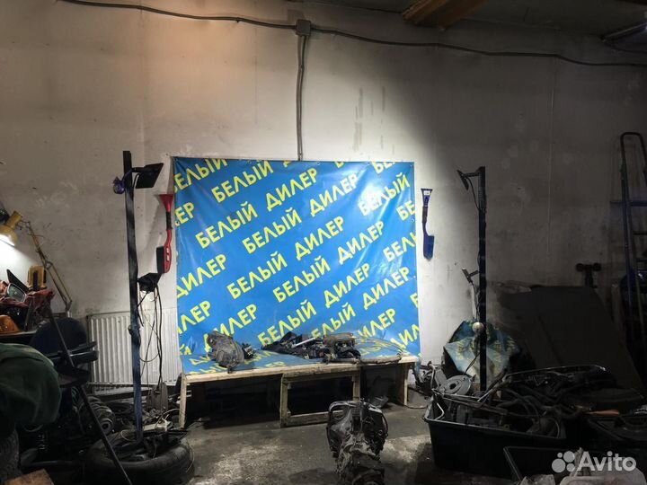 Петля двери передняя левая Volkswagen Passat B5+