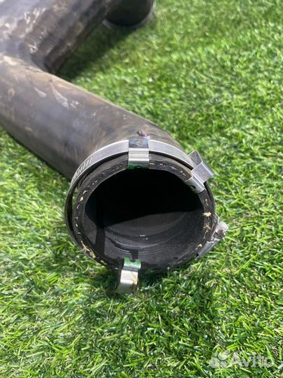 Патрубок интеркулера Ford Mustang 6 S550 рест