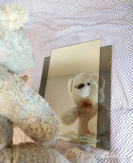 Зеркало с полкой