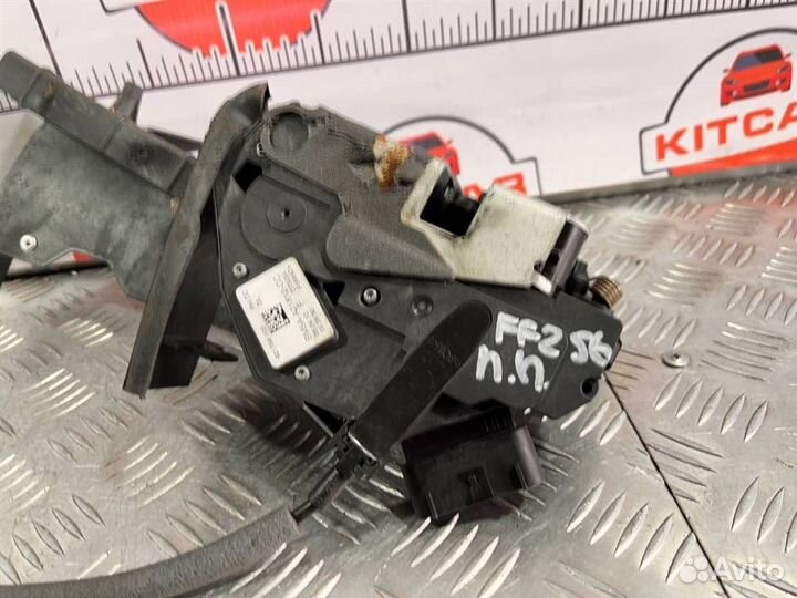 Замок двери передней правой Ford Focus 3