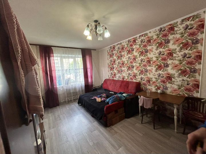 Комната 17 м² в 3-к., 1/10 эт.