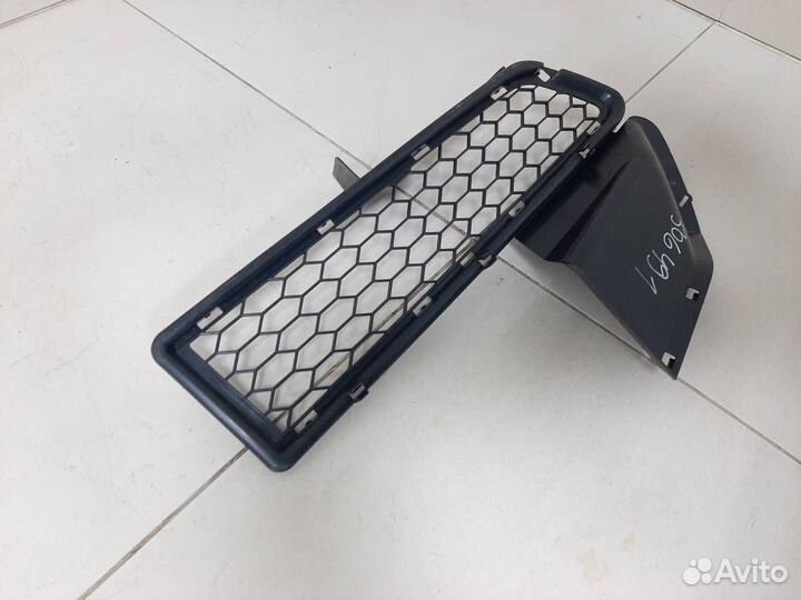 Решетка в бампер правая Renault Logan 1 2005-2014