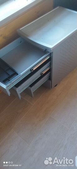 Тумба мобильная, металлическая