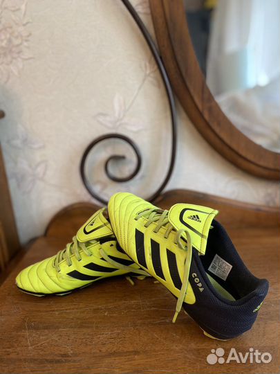 Футбольные бутсы adidas 36 размера