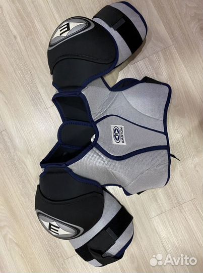 Нагрудник хоккейный