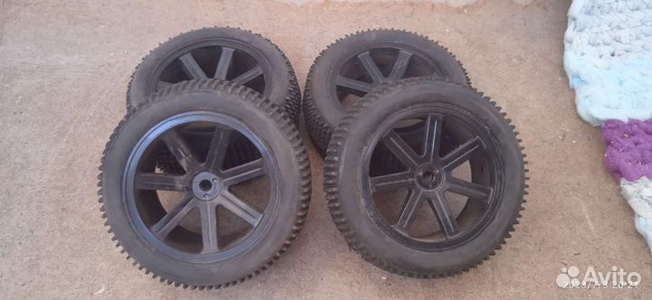 Продам RC машинку на пульте