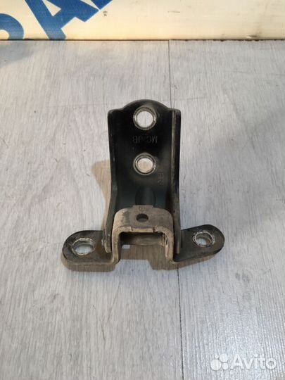 Петля двери KIA RIO 2 JB рест 1.6 мт седан