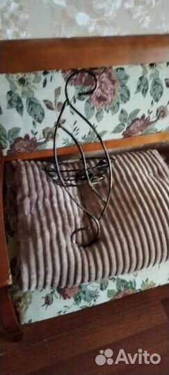 Подставка для цветов настенная