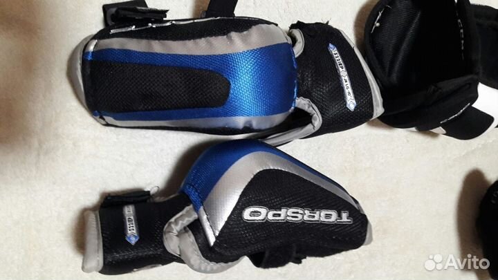 Налокотники юниорские torspo Surge 221