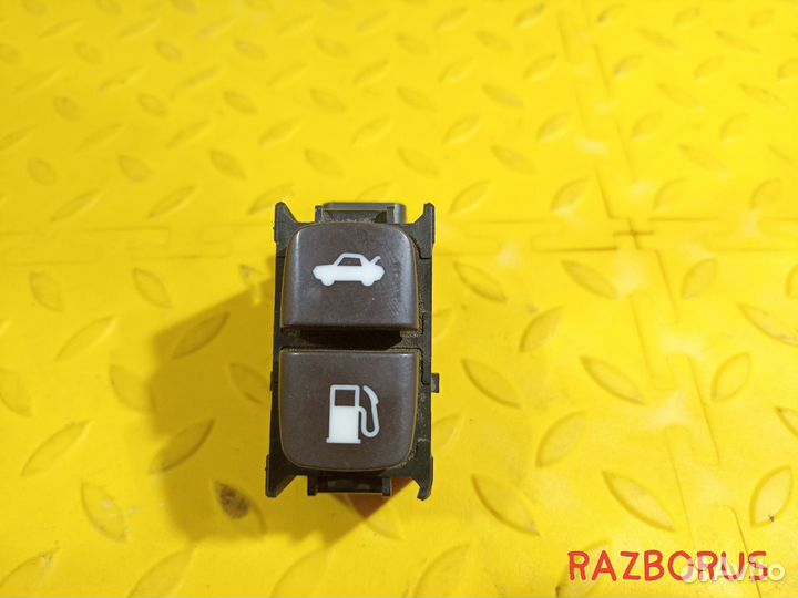 Кнопка открывания бензобака Toyota Windom V10