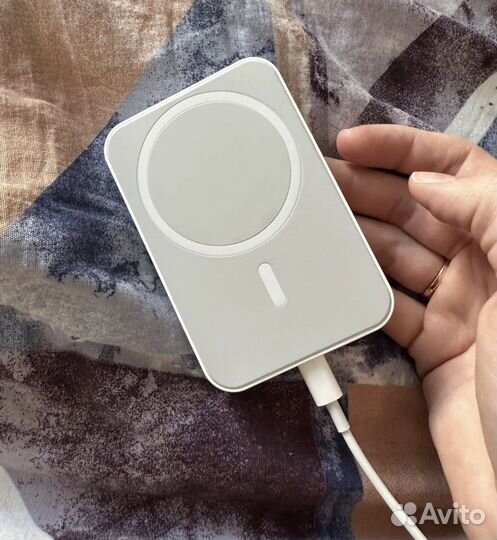 Портативная зарядка Macsafe + чехол