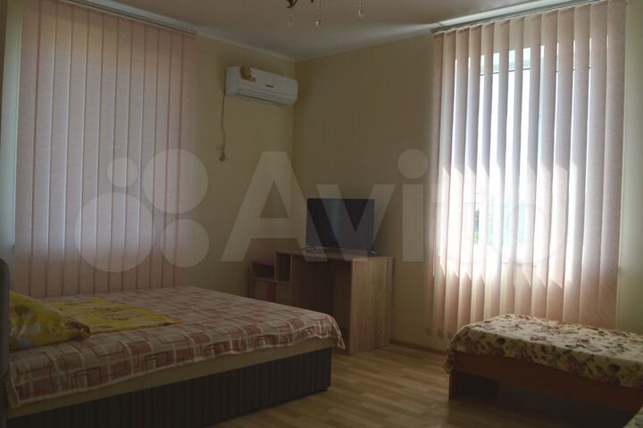 Комната 20 м² в 5-к., 2/2 эт.