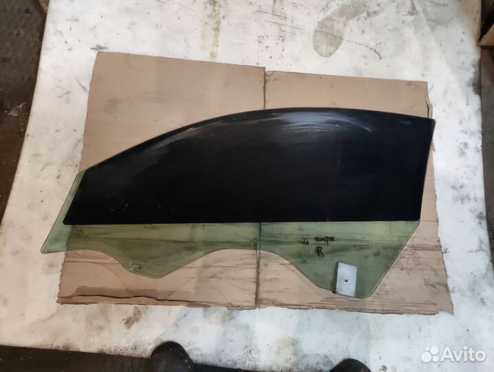 Правое стекло Hyundai Genesis Coupe