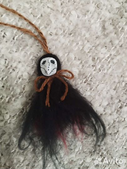 Брелок чумной доктор