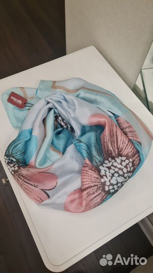 Шаль шарф новый Mascotte