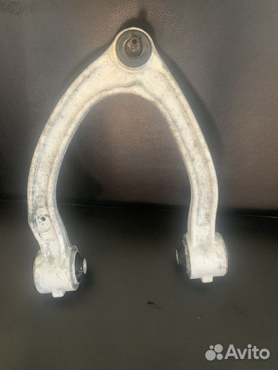 Рычаг передний верхний w220