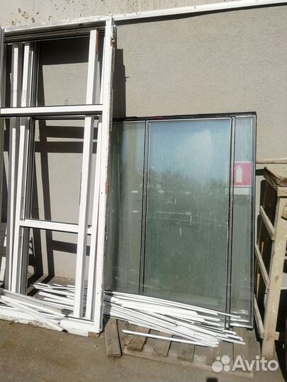 Пластиковая-стеклянная перегородка для зонирования