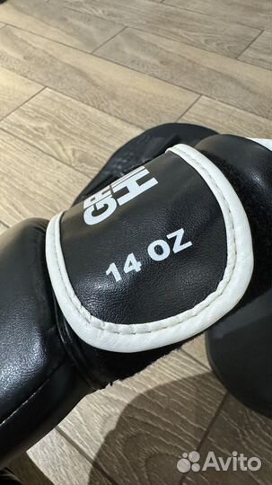 Боксерские перчатки green hill и лапы